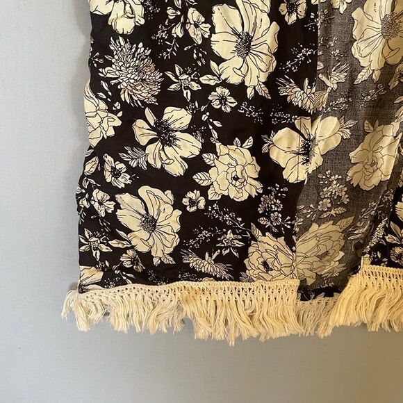 Black Swimsuit Cover with White Floral & Ruffles - Size XL - Picture 2 of 5